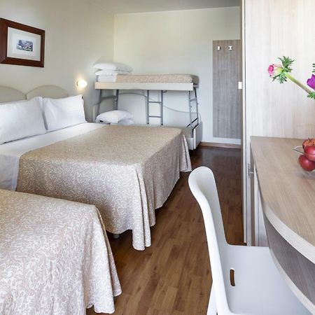 Hotel Baltic Римини Экстерьер фото