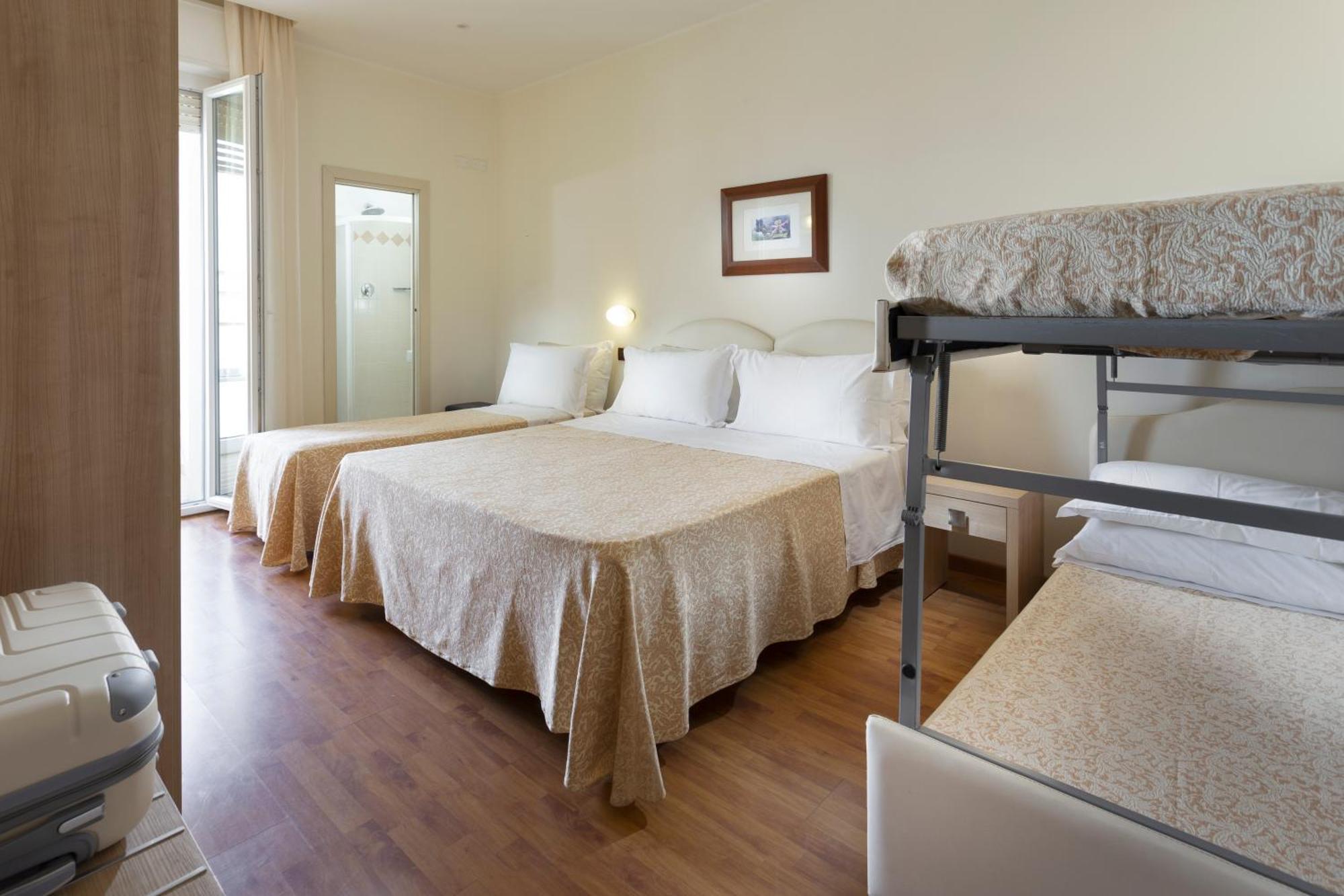 Hotel Baltic Римини Экстерьер фото