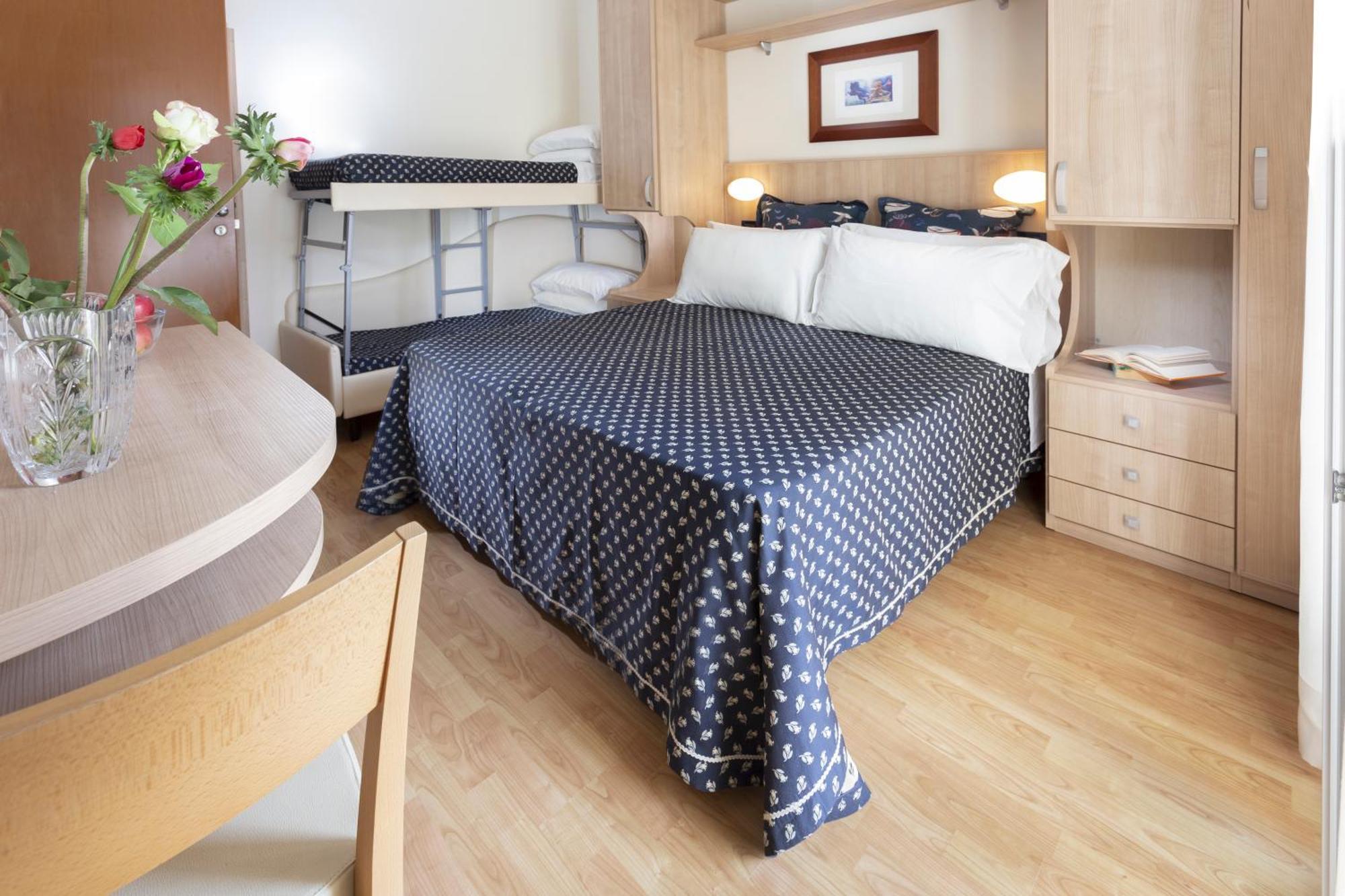 Hotel Baltic Римини Экстерьер фото