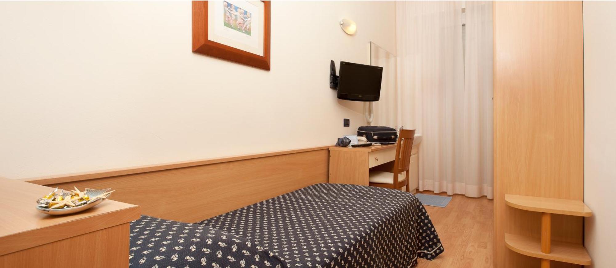 Hotel Baltic Римини Номер фото